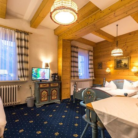 Hotel Garni Almenrausch Und Edelweiss Garmisch-Partenkirchen Bagian luar foto