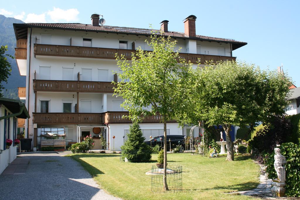 Hotel Garni Almenrausch Und Edelweiss Garmisch-Partenkirchen Bagian luar foto