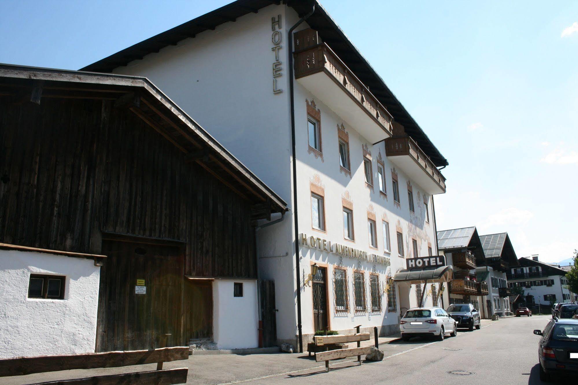 Hotel Garni Almenrausch Und Edelweiss Garmisch-Partenkirchen Bagian luar foto