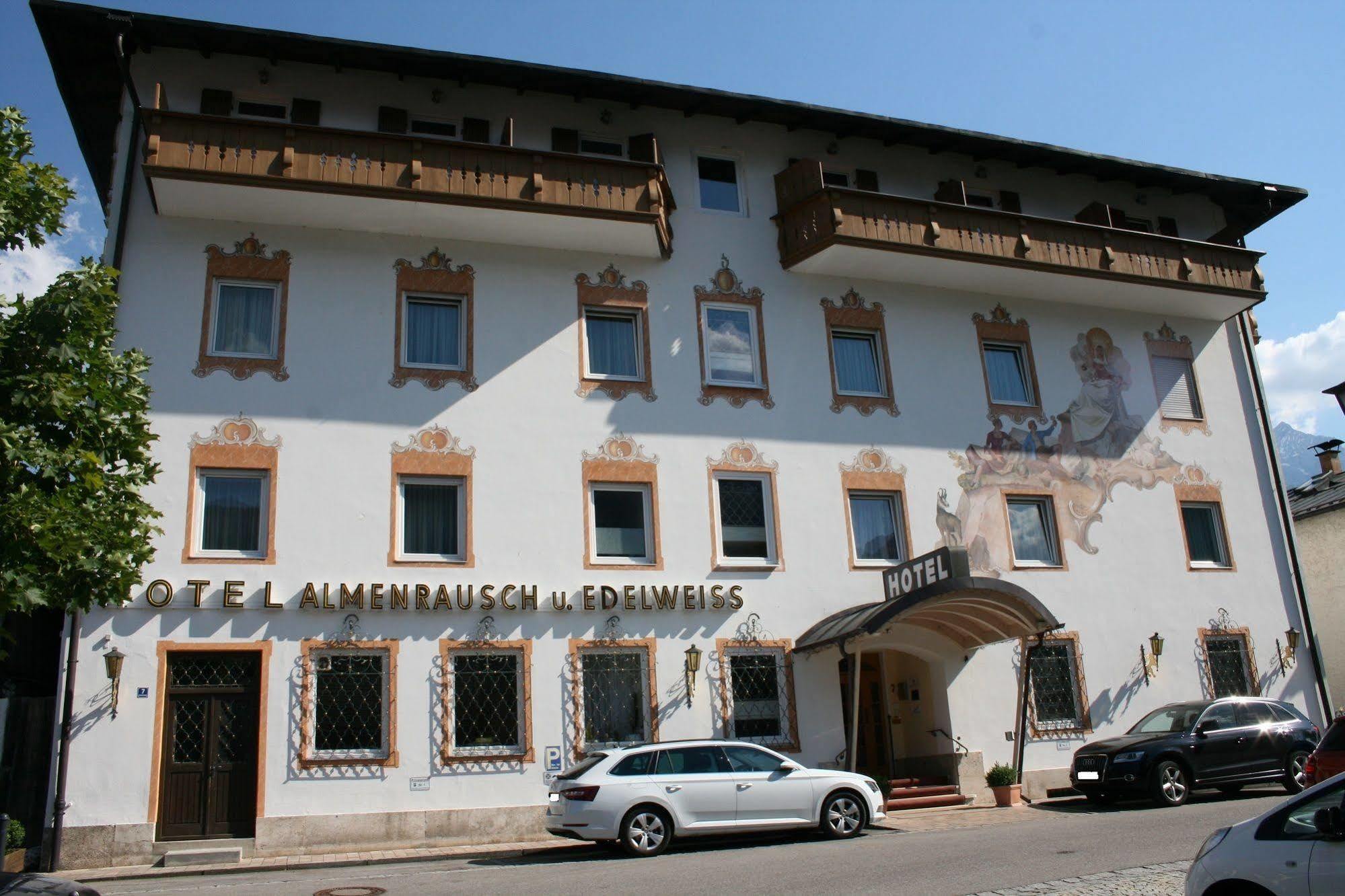 Hotel Garni Almenrausch Und Edelweiss Garmisch-Partenkirchen Bagian luar foto