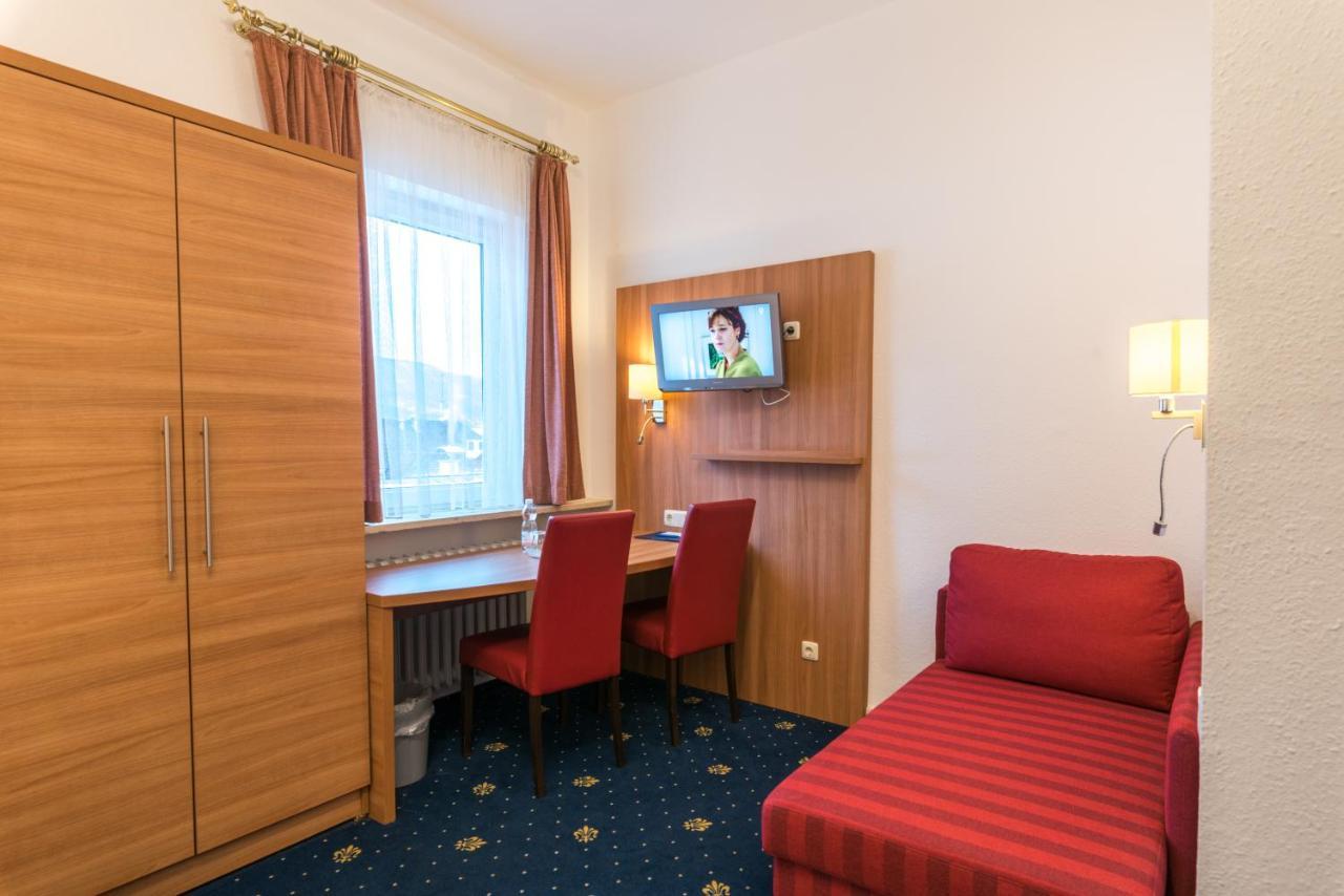 Hotel Garni Almenrausch Und Edelweiss Garmisch-Partenkirchen Bagian luar foto