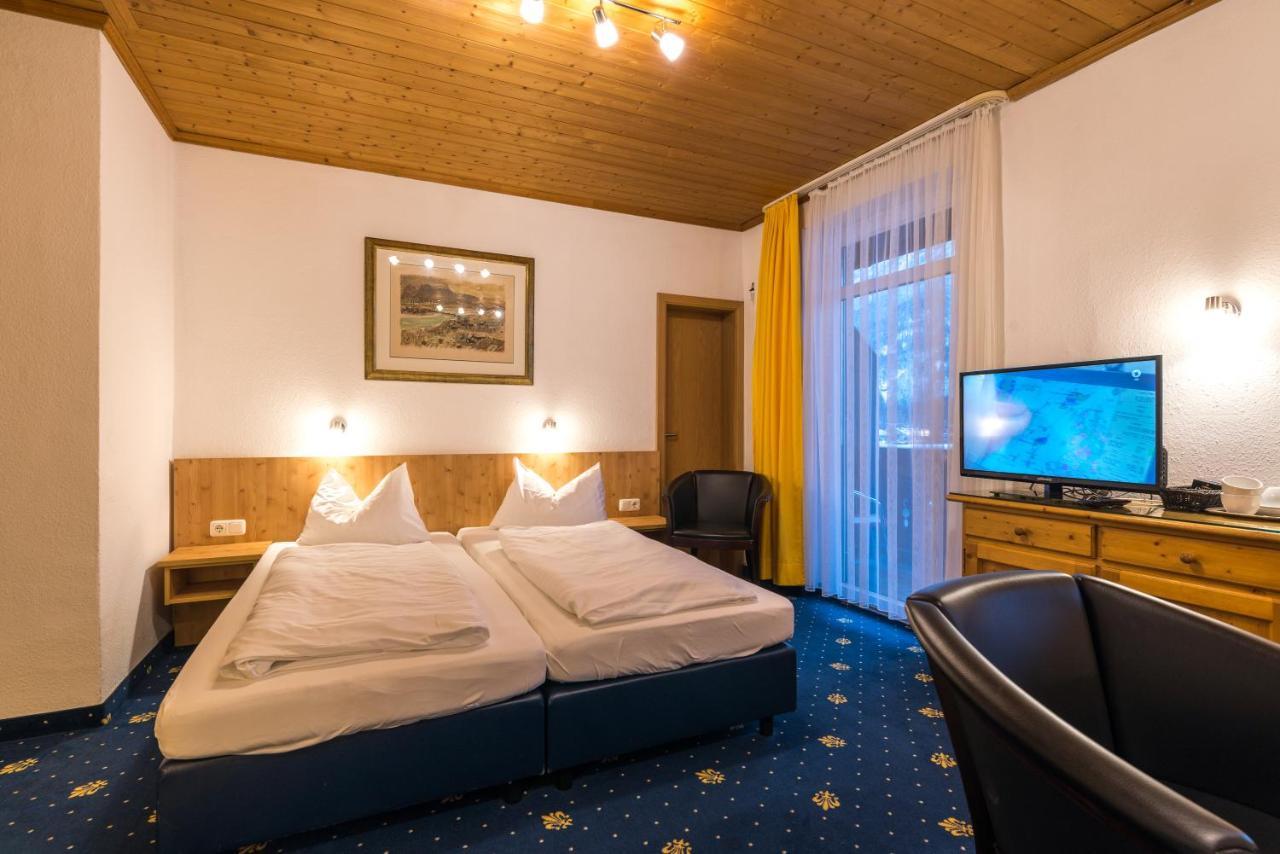 Hotel Garni Almenrausch Und Edelweiss Garmisch-Partenkirchen Bagian luar foto