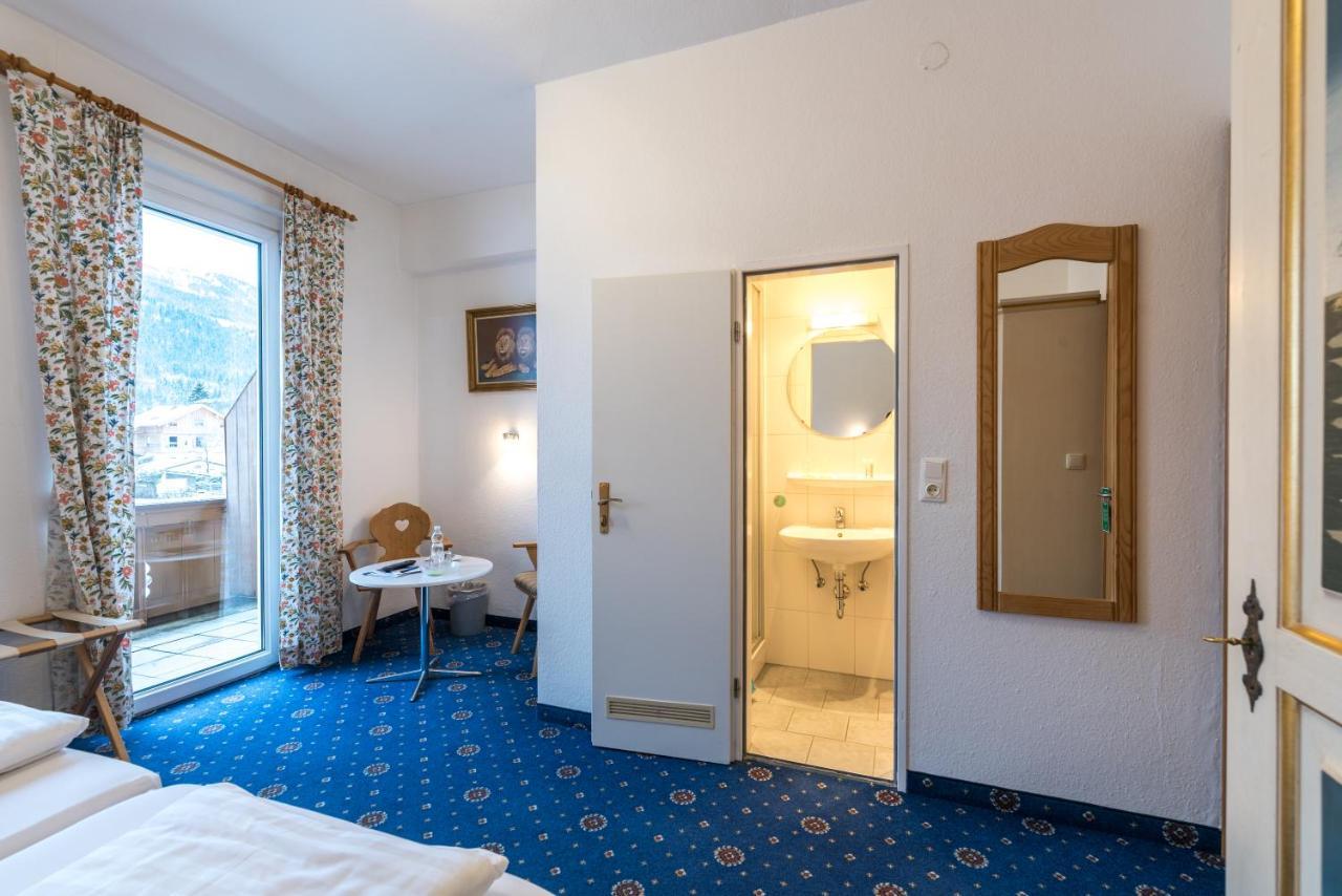 Hotel Garni Almenrausch Und Edelweiss Garmisch-Partenkirchen Bagian luar foto
