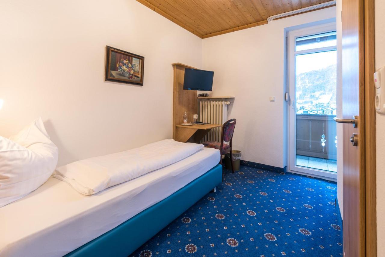 Hotel Garni Almenrausch Und Edelweiss Garmisch-Partenkirchen Bagian luar foto