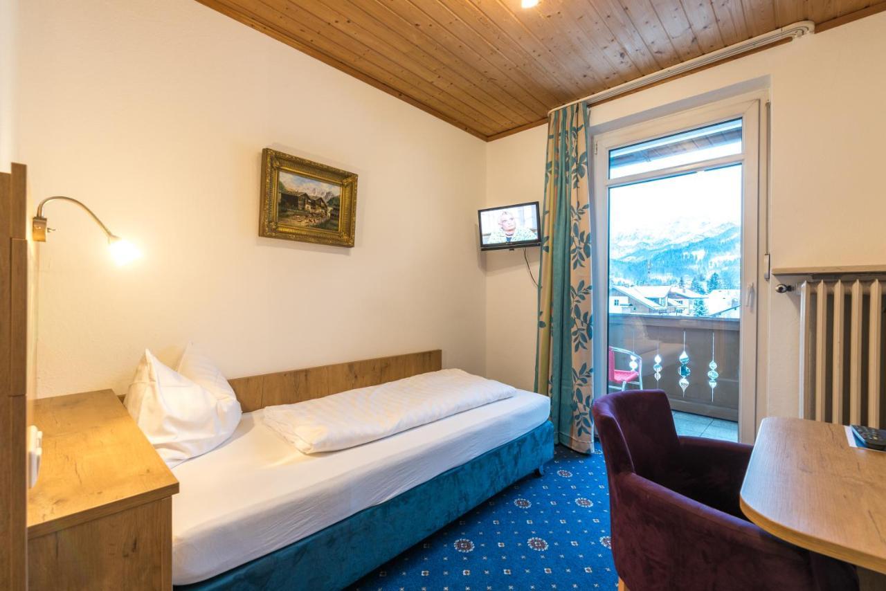 Hotel Garni Almenrausch Und Edelweiss Garmisch-Partenkirchen Bagian luar foto