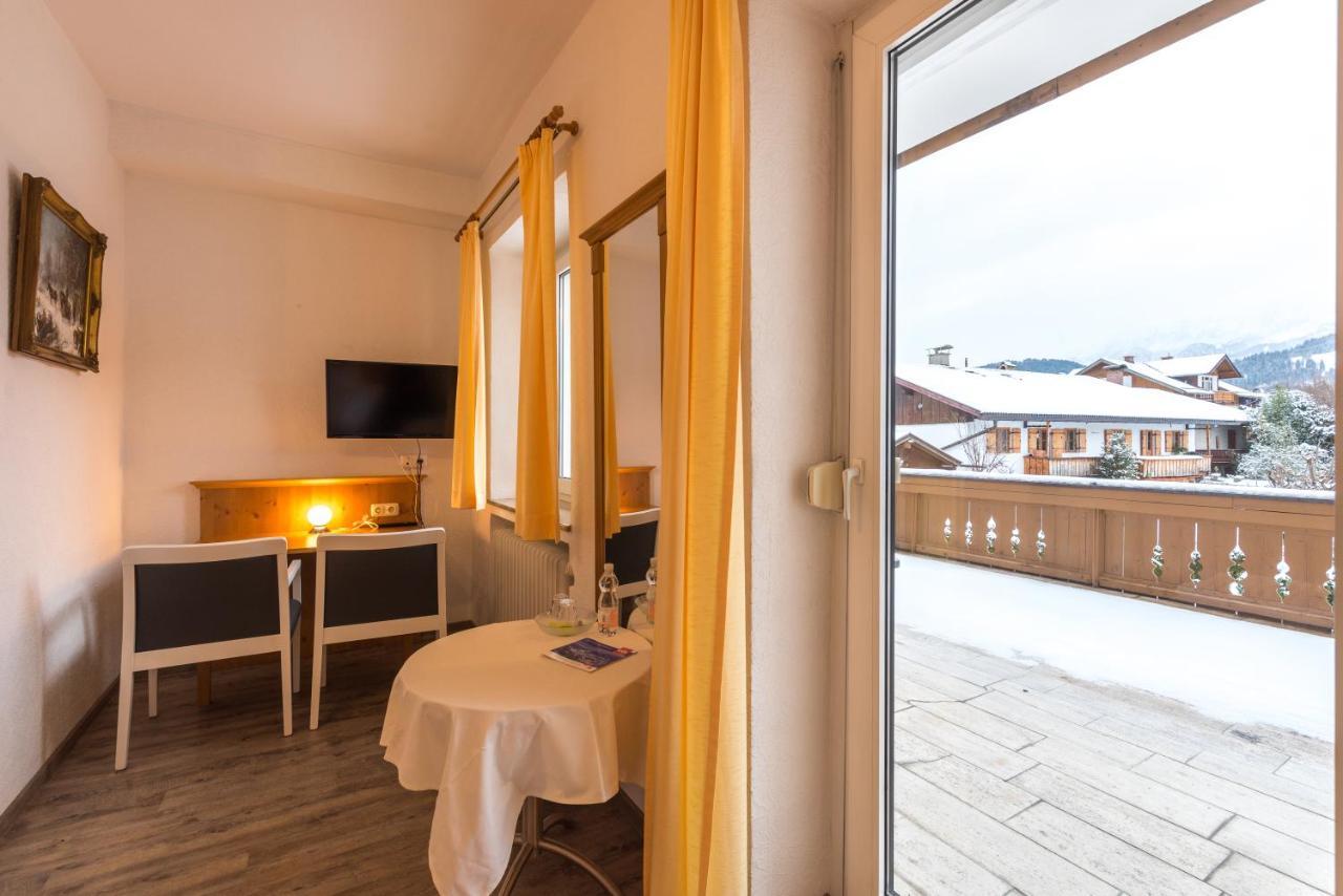 Hotel Garni Almenrausch Und Edelweiss Garmisch-Partenkirchen Bagian luar foto