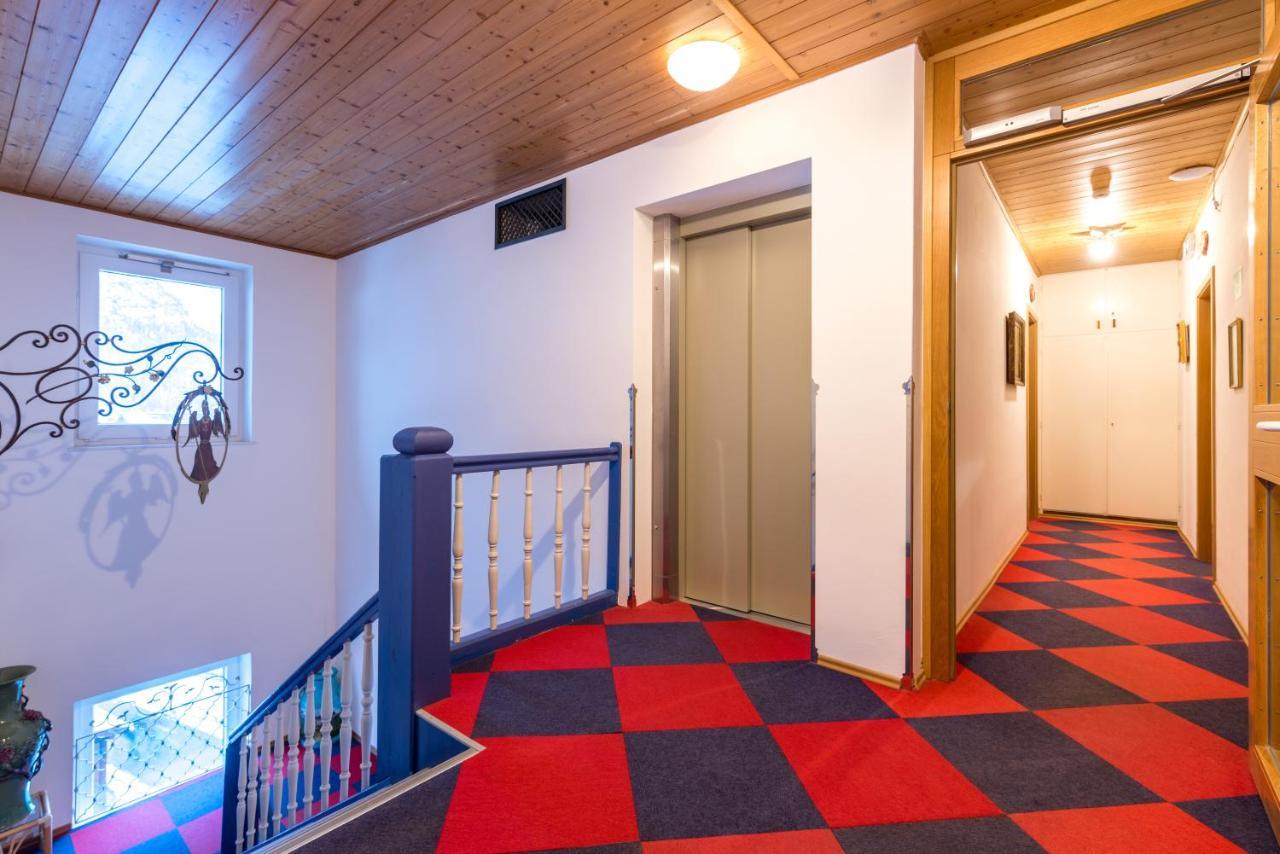 Hotel Garni Almenrausch Und Edelweiss Garmisch-Partenkirchen Bagian luar foto