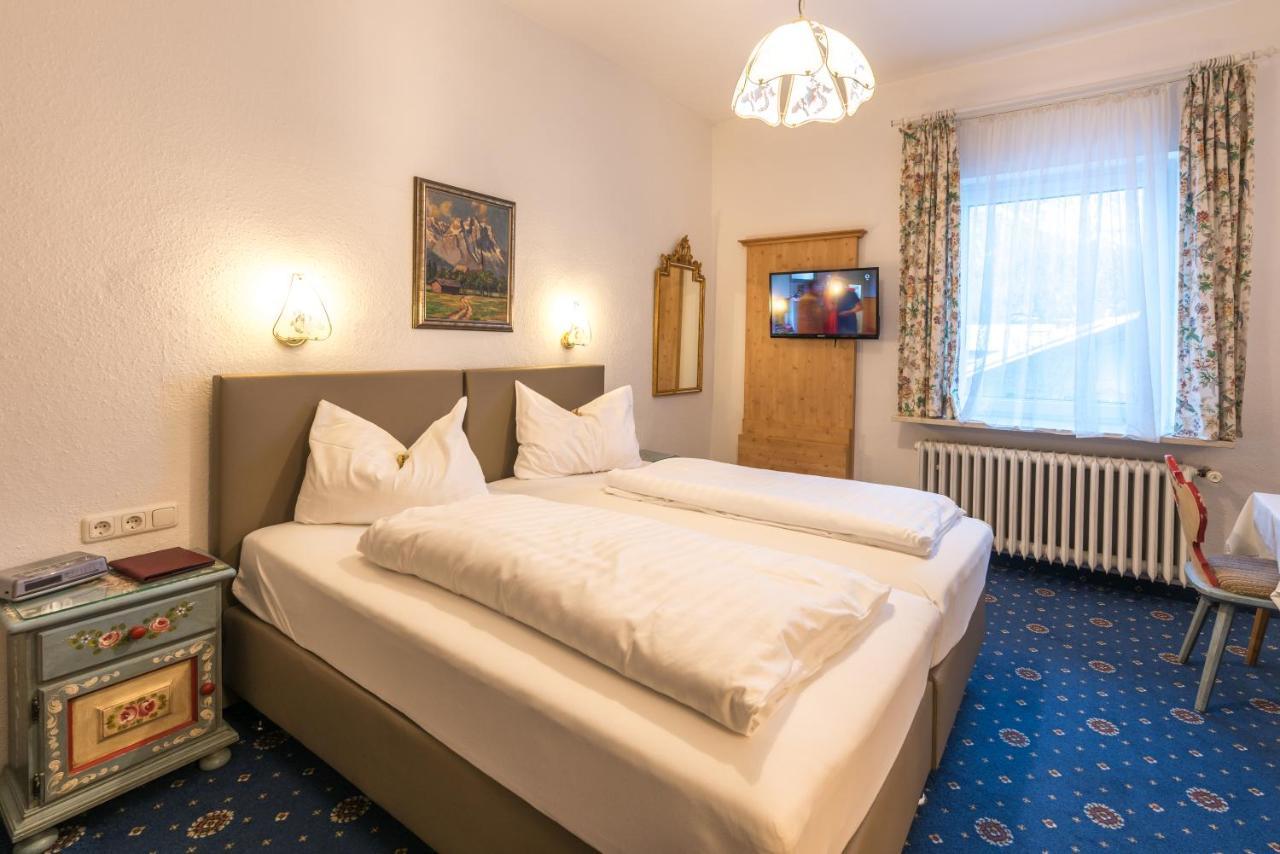 Hotel Garni Almenrausch Und Edelweiss Garmisch-Partenkirchen Bagian luar foto