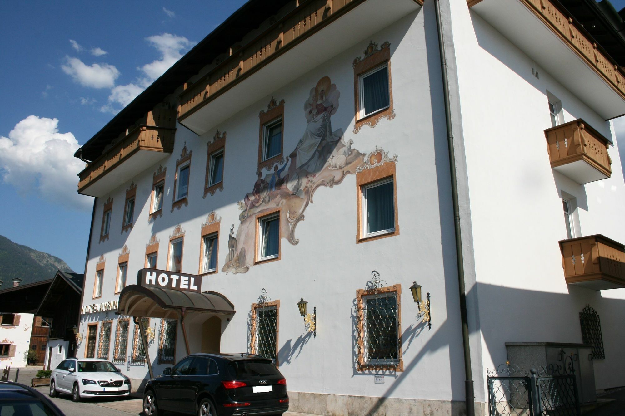Hotel Garni Almenrausch Und Edelweiss Garmisch-Partenkirchen Bagian luar foto